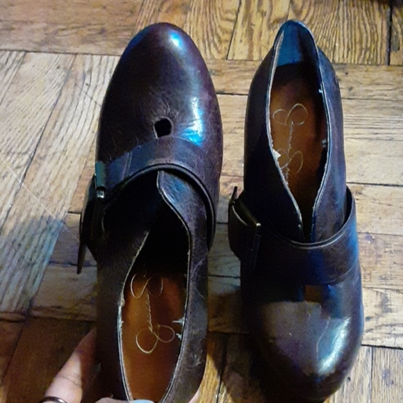 Shoes - Picture 4 of 5